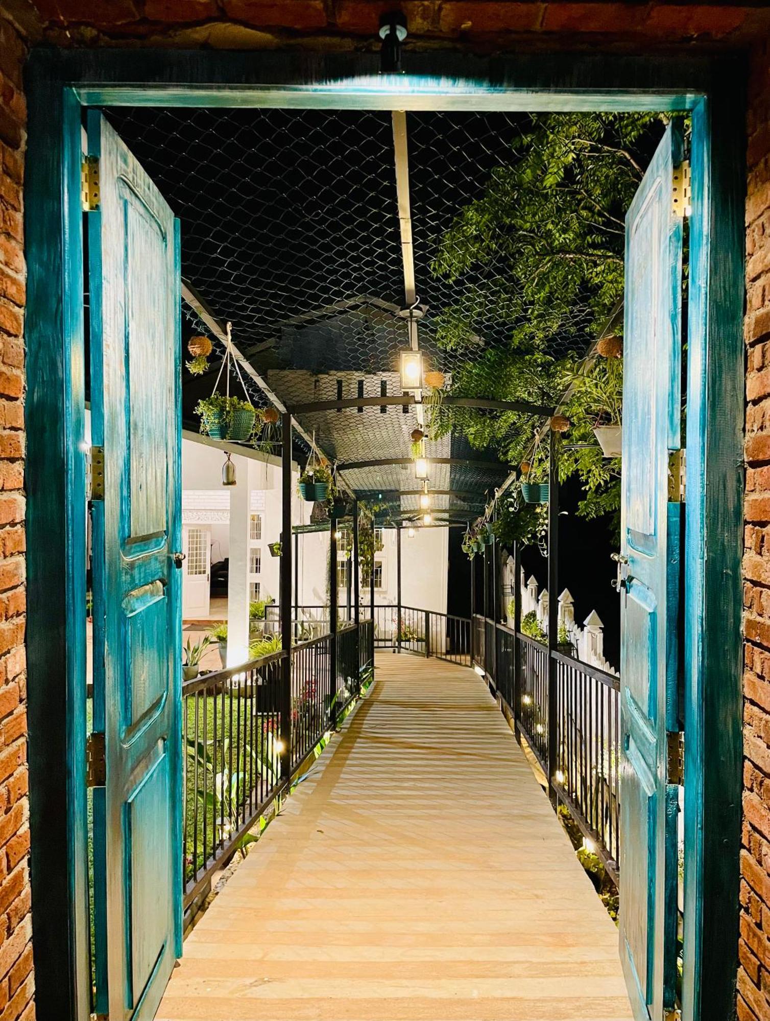 Ayur Ayur White Sail Villa Dalupotha Exterior foto